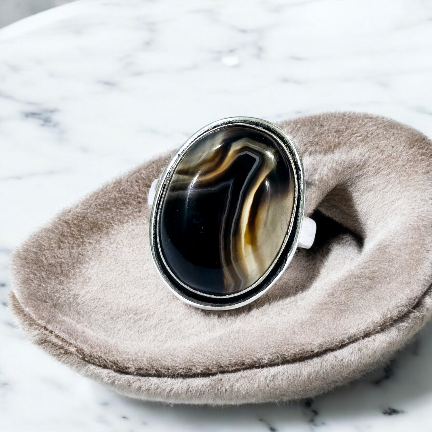 अंगूठी (Ring)