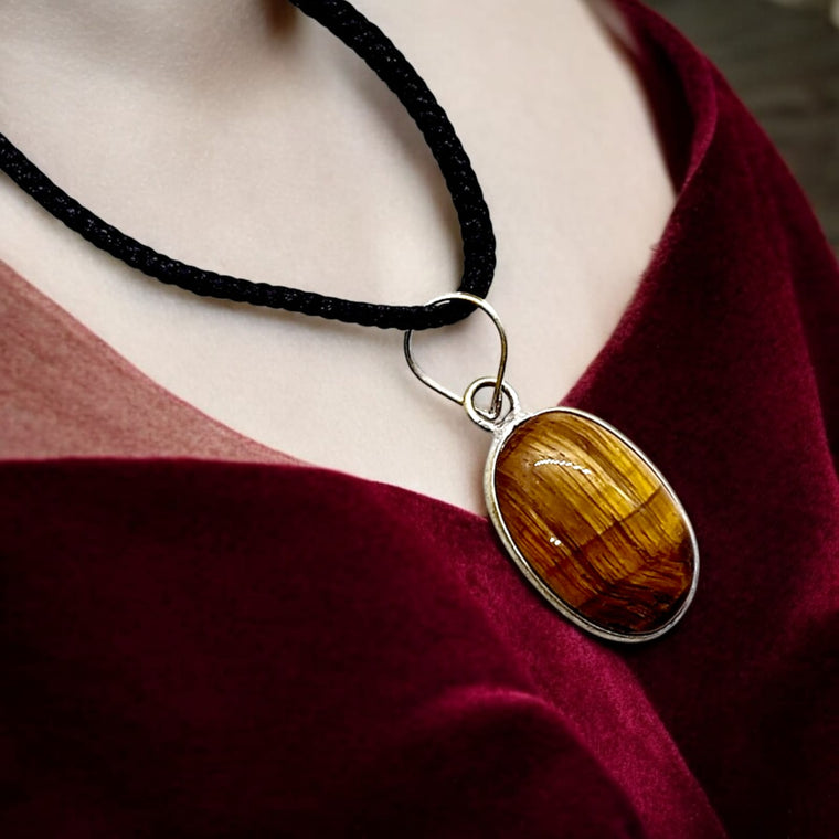 टाइगर आई पेंडल छोटा (Tiger Eye Stone Pendant Small Size)
