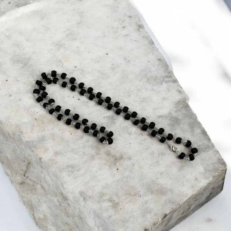 करुंगली माला [Karungali Mala - Ebony Mala] (8 mm दाना) (मेटल कैप सहित) – 54 दाने