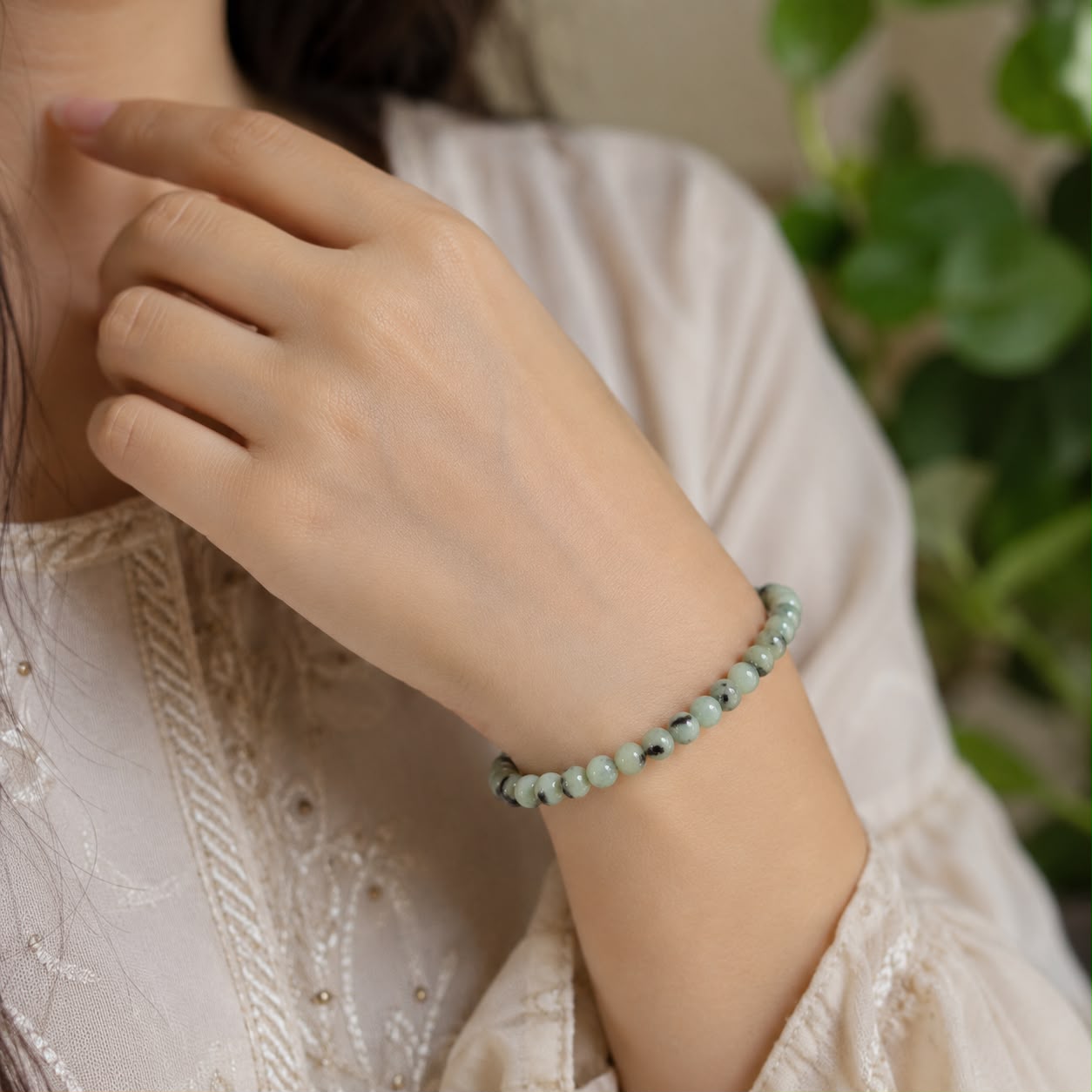 कीवी मूनस्टोन ब्रेसलेट (Kiwi Moonstone Bracelet)