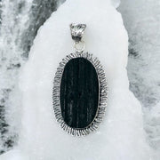 ब्लैक टूरमलाइन ओवल पेंडल (Black Tourmaline Oval Pendant)