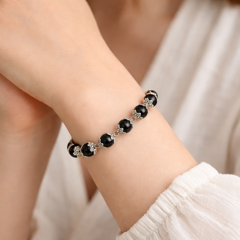 करुंगली ब्रेसलेट मेटल कैप में (Karungali Bracelet in Metal Cap)