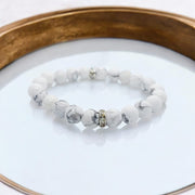 होवलाइट ब्रेसलेट (Howlite Bracelet)