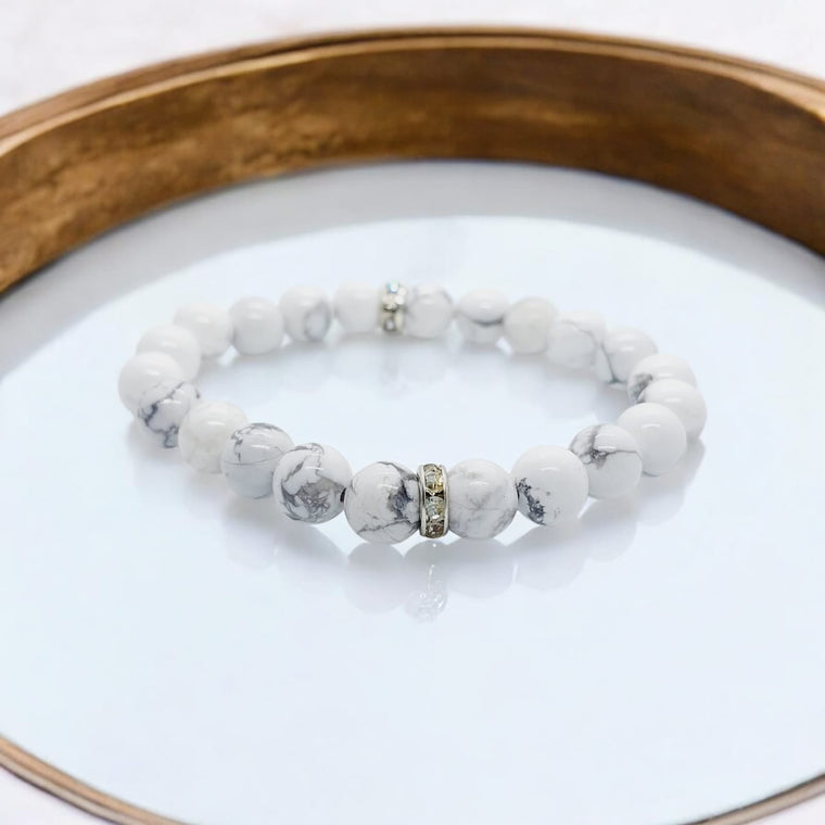 होवलाइट ब्रेसलेट (Howlite Bracelet)