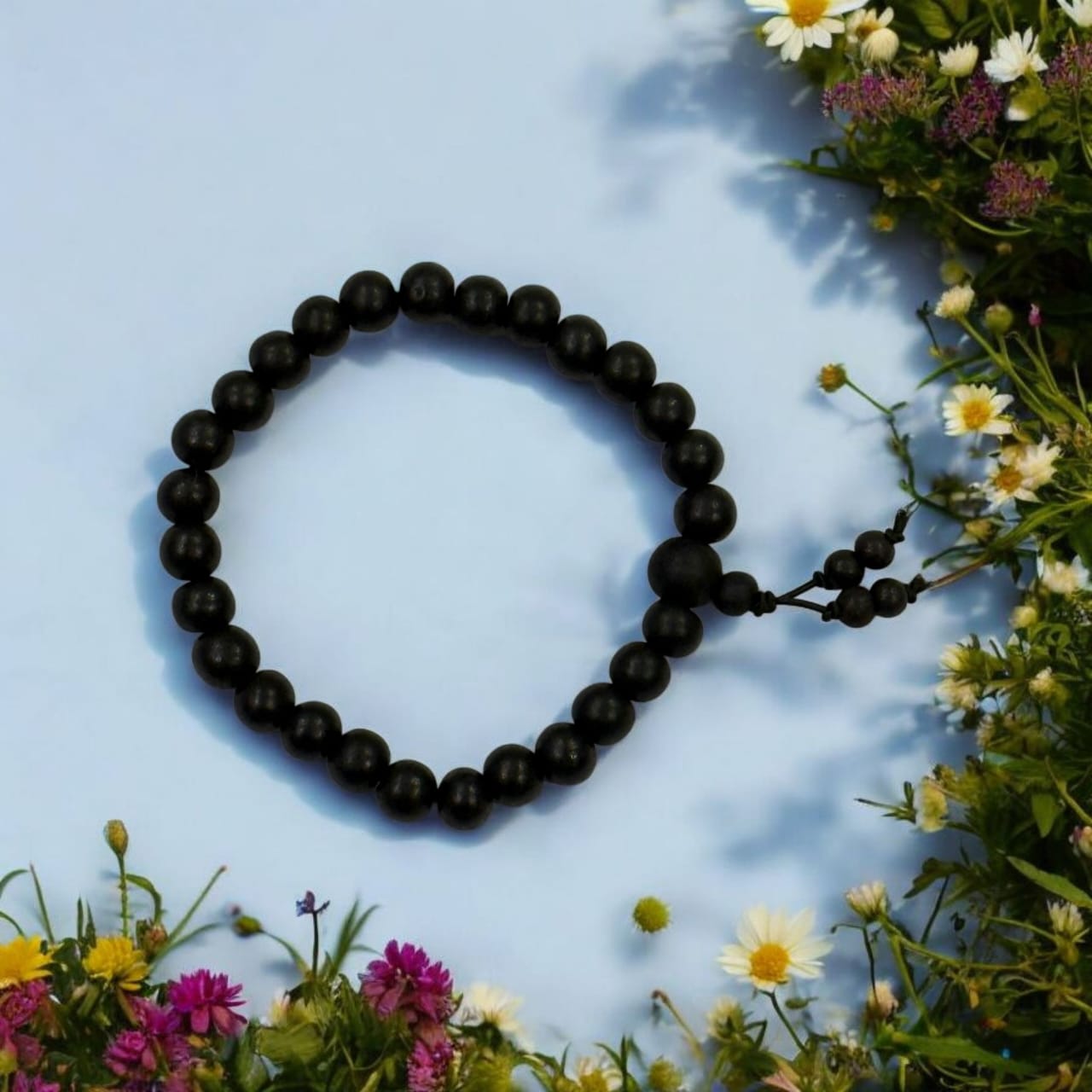 करुंगली ब्रेसलेट (Karungali Bracelet)