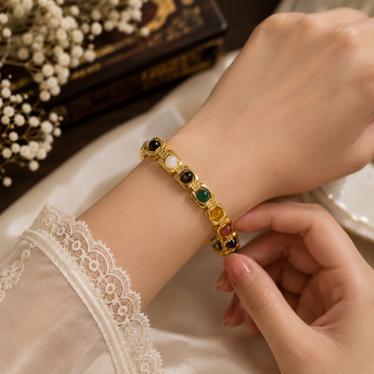 नवग्रह ब्रेसलेट गोल्डन मेटल (Navgrah Bracelet Golden Metal)