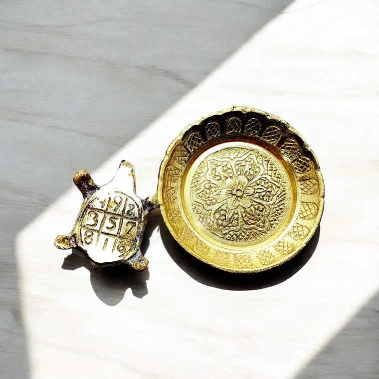 पीतल कछुआ वास्तु फेंशुई नंबर एवं प्लेट के साथ (Brass Tortoise with Vastu Fengshui Number and Plate)