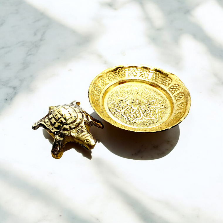 पीतल कछुआ वास्तु फेंशुई नंबर एवं प्लेट के साथ (Brass Tortoise with Vastu Fengshui Number and Plate)