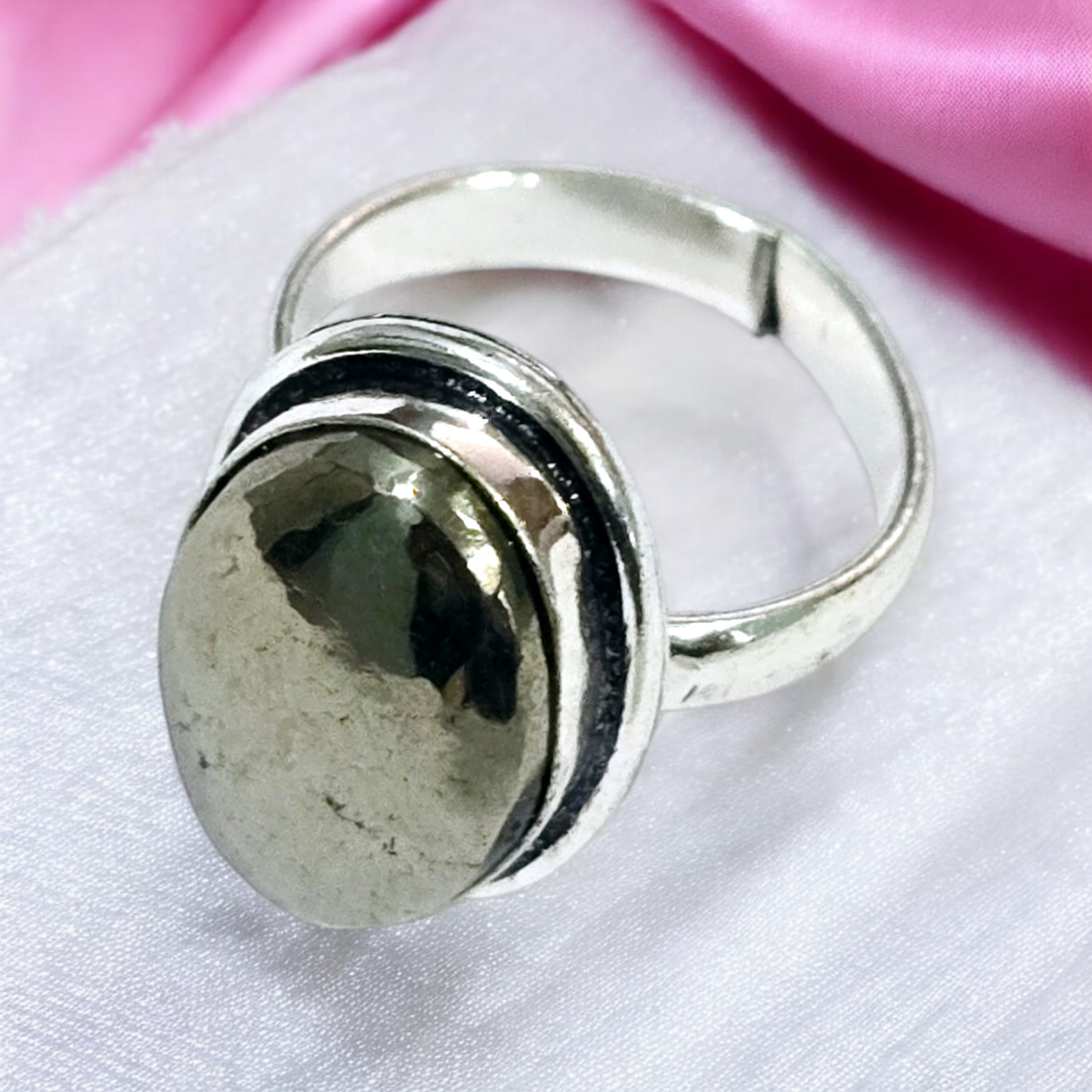 पाइराइट रिंग (Polished Stone)