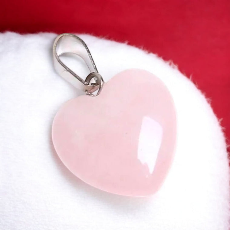 रोज क्वार्ट्ज हार्ट पेंडल (Rose Quartz Heart Pendant)