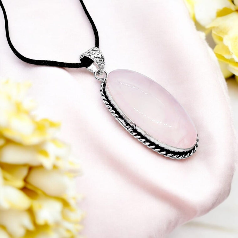 रोज क्वार्ट्ज ओवल पेंडल (Rose Quartz Oval Pendant)