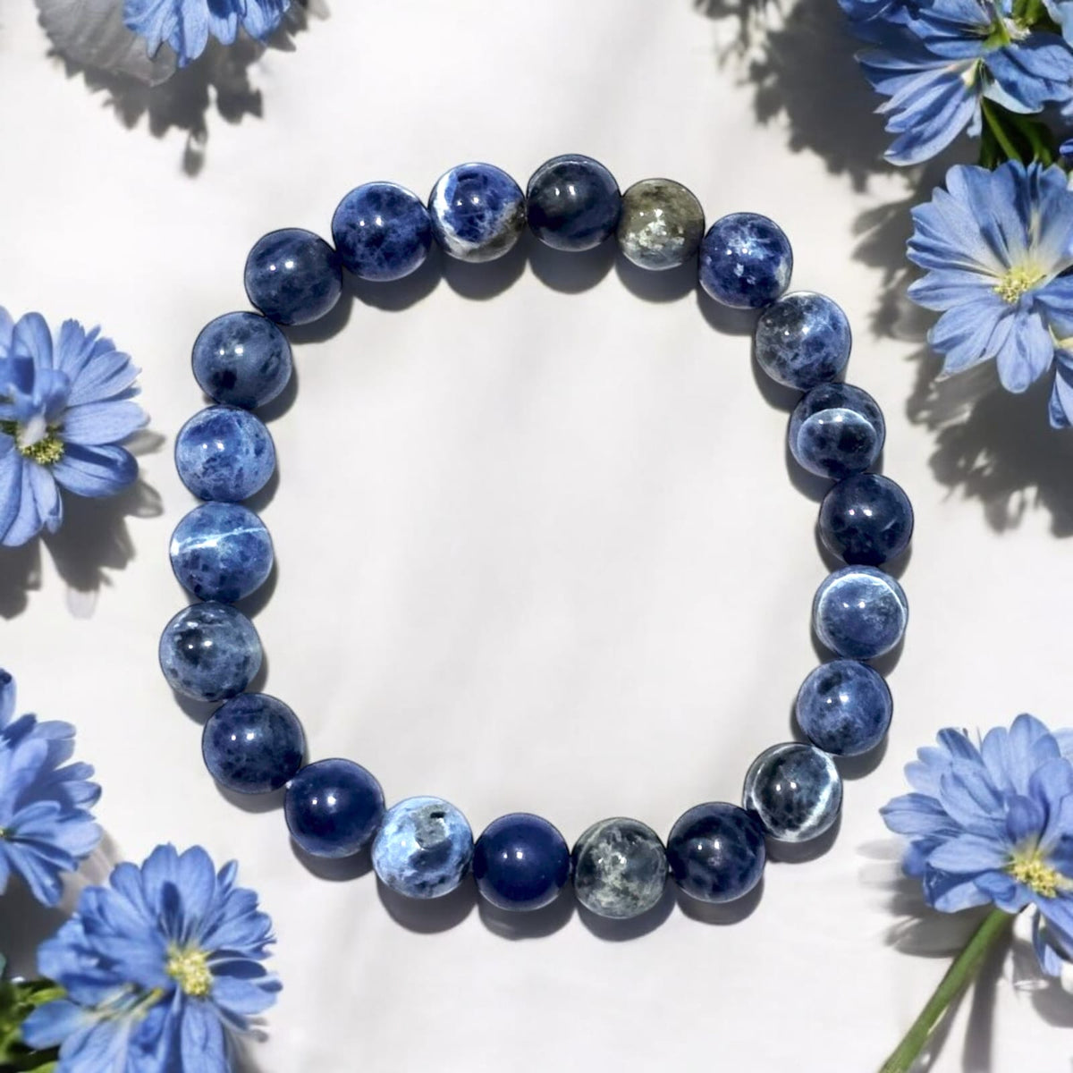 सोडालाइट ब्रेसलेट (Sodalite Bracelet)